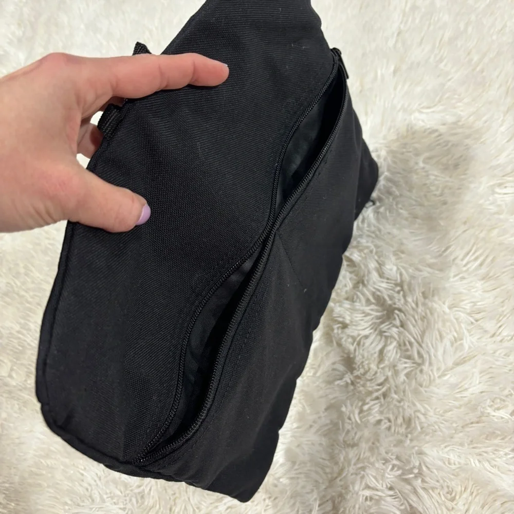 REI Hanging Toiletry Bag Hunter Green 13
